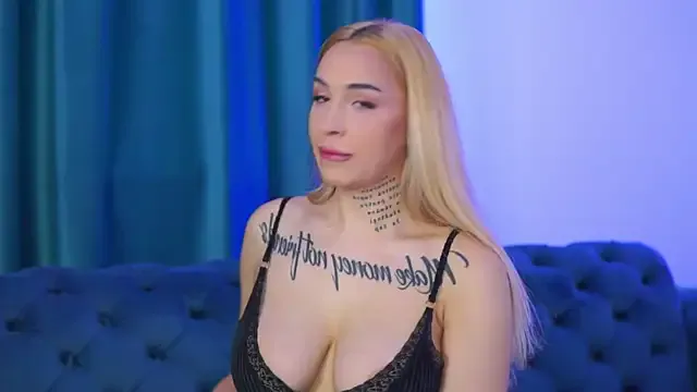 Ammylicious_Doll on StripChat 