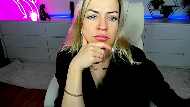 Anna_Snows on StripChat 