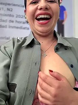 Ariana-07 on StripChat 