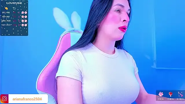 Ariana_f — play with my delicious tits with oil