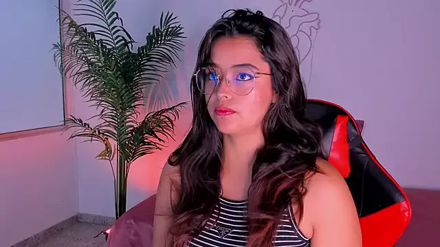Ariana_Pierce on StripChat 