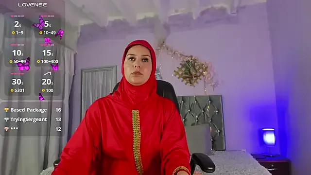 BadraSaadi — Show bare ass 