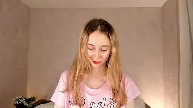StripChat BeatrixHiett is Freechat BeatrixHiett — lick my lips close to cam