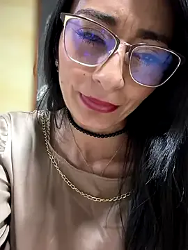 Bella_Office-Naughty1 on StripChat 
