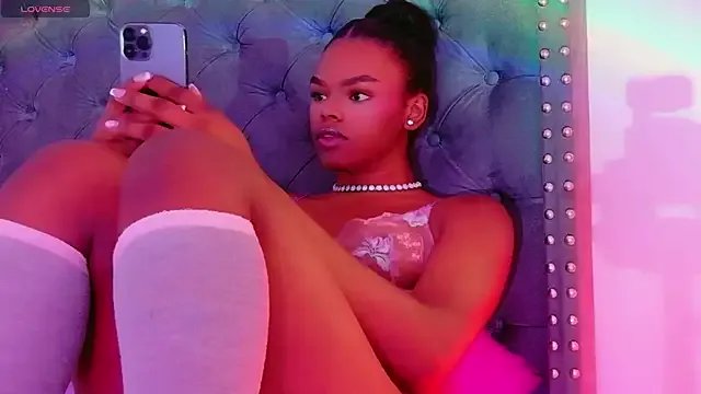 CamiEstrada — Freechat on StripChat