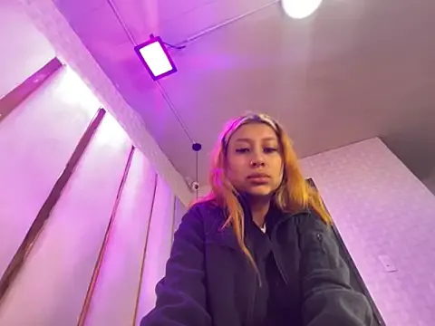 CamilleMilano — Multisquirt
