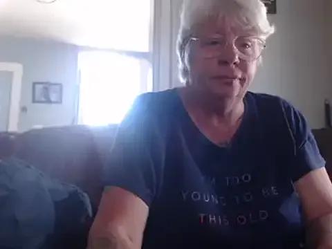 canadiancougar1965 on StripChat 