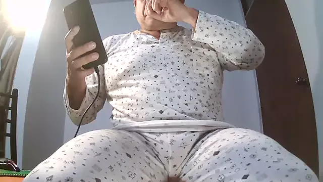 chicoguapo8 on StripChat 
