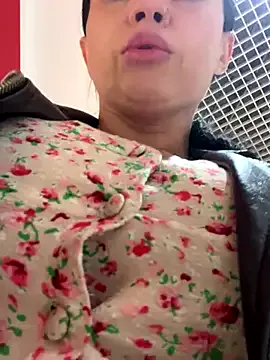 CrazzyChicks — SQUIRT
