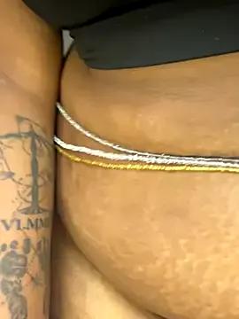 Curveysinaa — Fingering till I cream daddy