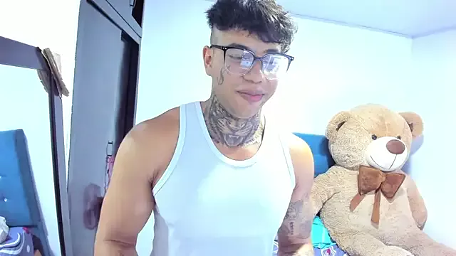 daamonxxx19 on StripChat 