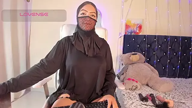 Dana-Alabi on StripChat 