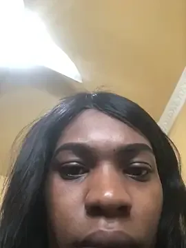 Deusa_Julia — Trans dotada e gostosa