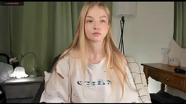 DreamyGleam — Freechat on StripChat