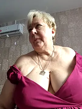 EffectFiona on StripChat 