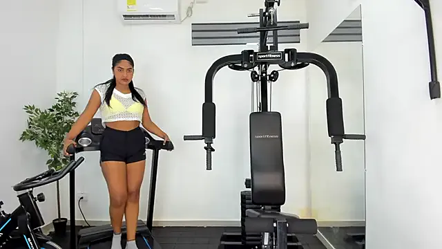 elira_novey — Rub my pussy hard on the gym