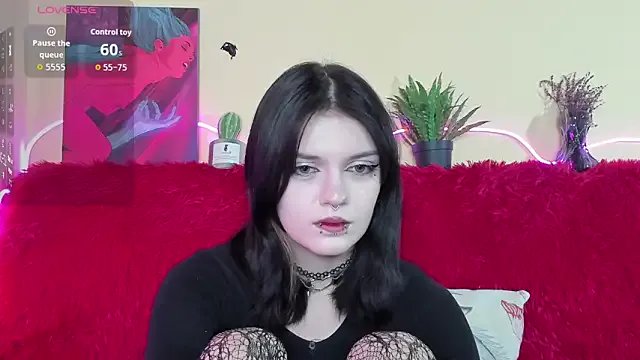 EmmaDarkk on StripChat 