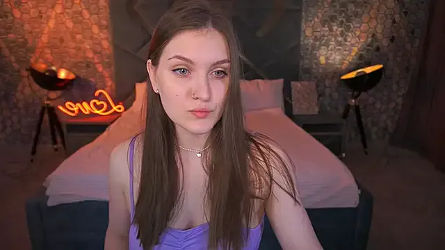 EmmyCharmm on StripChat 