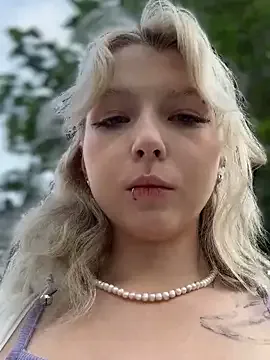 EveLittleSinner — Freechat on StripChat