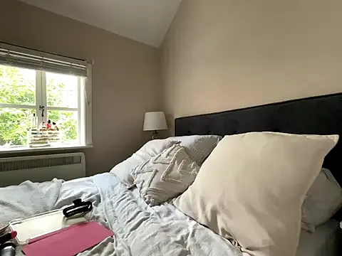 FrancescaXO — Buzz me  LT wins 2 min toy control 