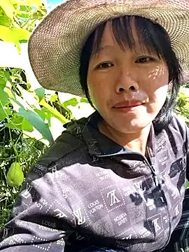 helenzz on StripChat 