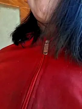 helenzz on StripChat 