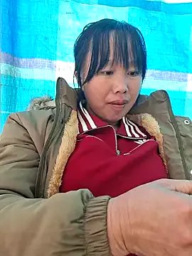 helenzz on StripChat 