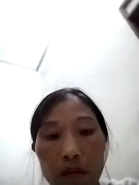 Hhhhoa123 on StripChat 