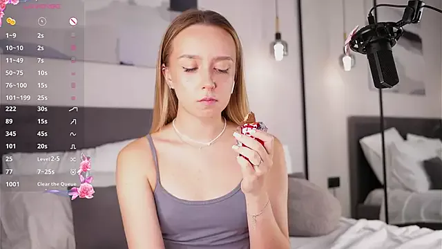 HollisBeckett on StripChat 