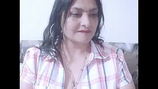Indiansweetness77 on StripChat 