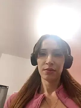 Irresistible24 on StripChat 