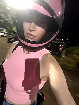 Irresistible24 on StripChat 