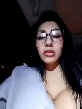 Isabellitasexi38 — Squirt into a cup and drink it in parkTK