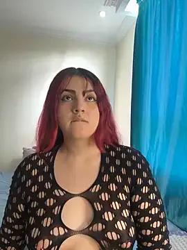 Freechat Ivelleee_ on StripChat