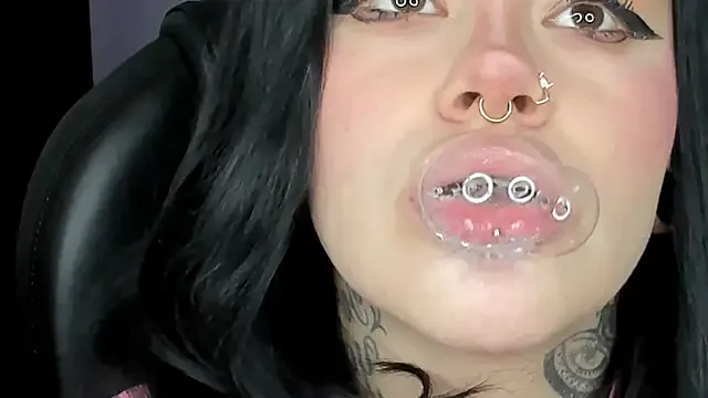 Jas_miin — lick fingers