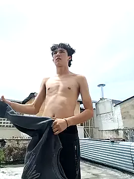 JULLIAN_ on StripChat 