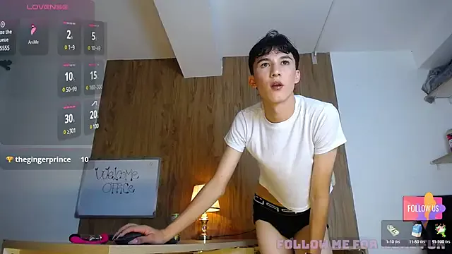 JULLIAN_ on StripChat 