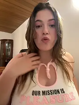 Kamilla_Loop — Make me naked and horny