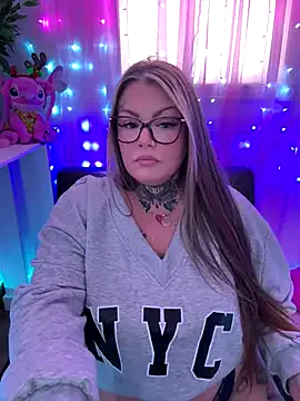 KikiBBW on StripChat 