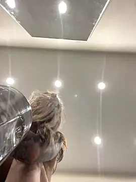 KissMeSasha on StripChat 