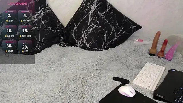 Kitten-Meow — filling holes with dicks