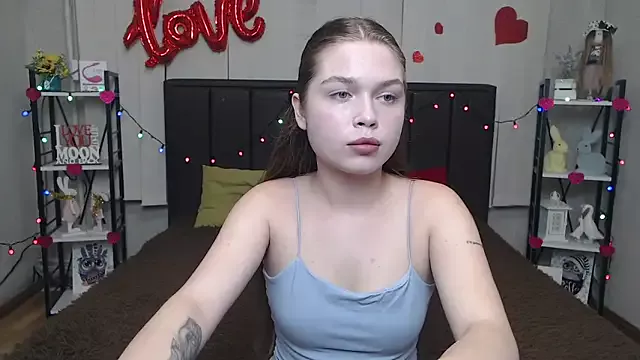 LaraPika on StripChat 