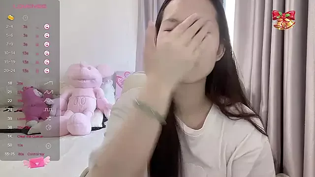 LeLe-666 on StripChat 