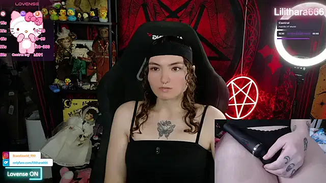 Lilithara666 on StripChat 