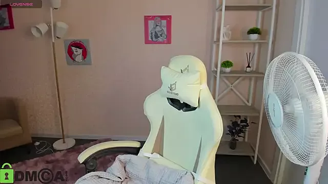 Little_Chips on StripChat 