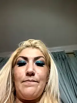 LittleMissEeve on StripChat 