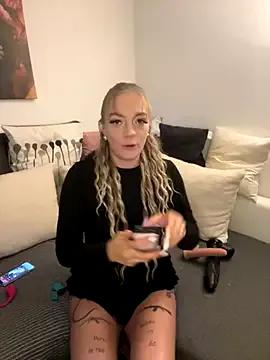 LizzyLush_ — Dildo fuck & big Squirt