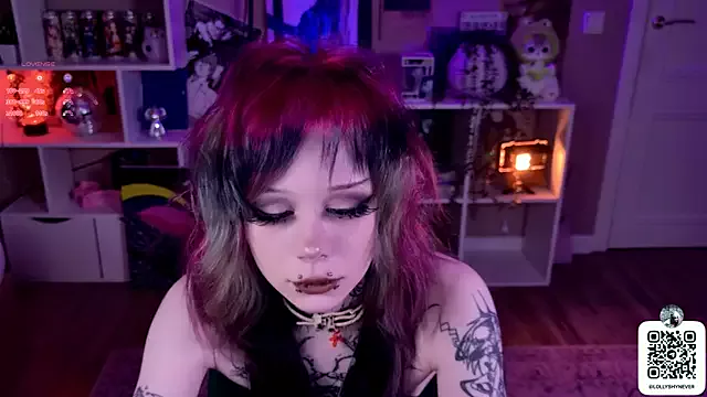 Lollyshy on StripChat 