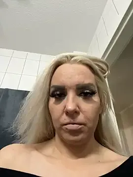MIA-XXX — Freechat on StripChat