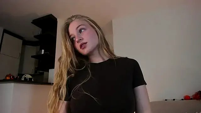 MiaMews on StripChat 